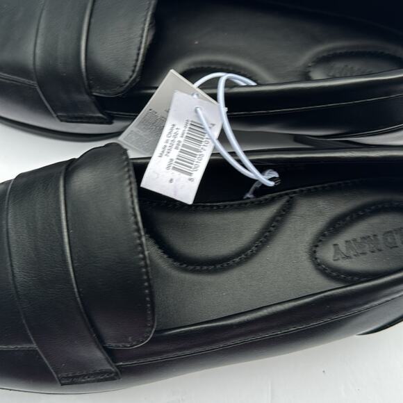 Old Navy Women's Low Heel Preppy Style Black Modern Penny Loafer Sz 8 - Picture 2 of 9